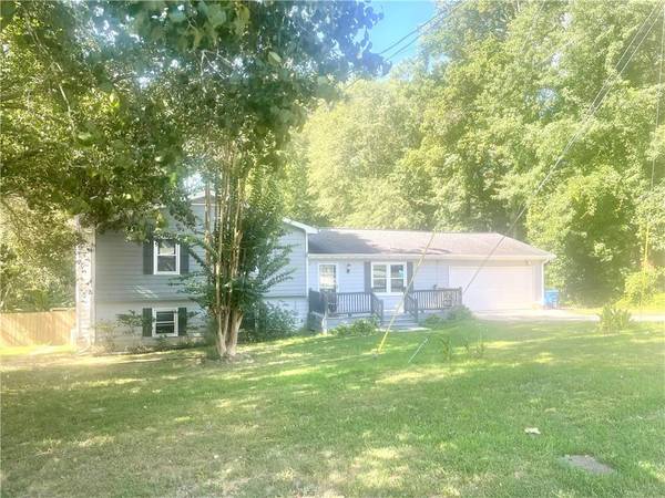 886 Ridgedale DR, Lawrenceville, GA 30043