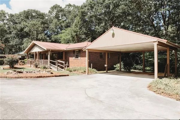 6163 Temple ST,  Lithia Springs,  GA 30122