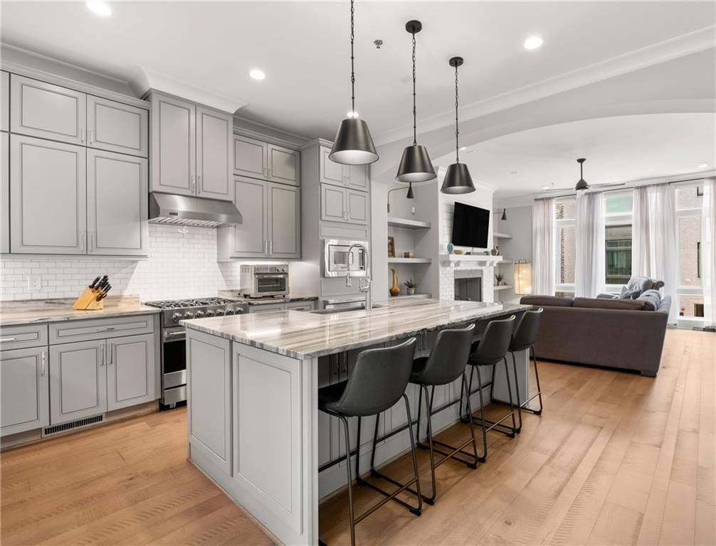 Atlanta, GA 30324,717 Lenox LN