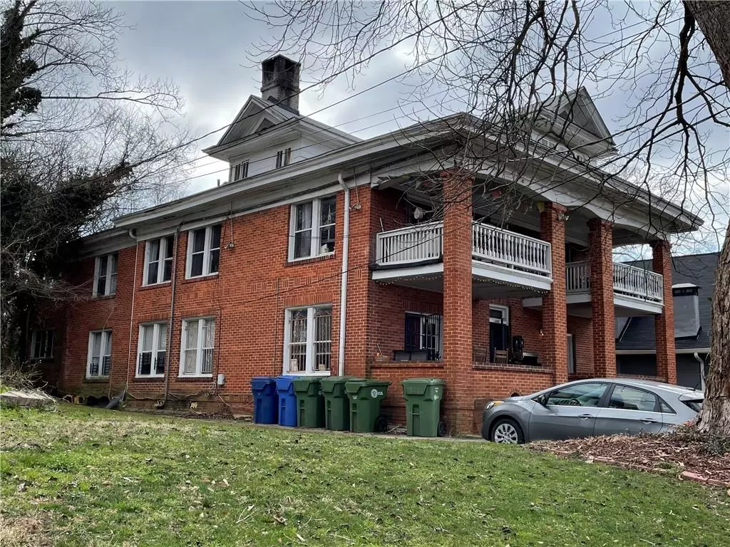Atlanta, GA 30310,1480 south gordon ST SW #3
