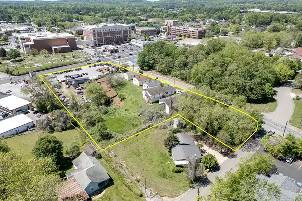 Cumming, GA 30040,116 E Maple