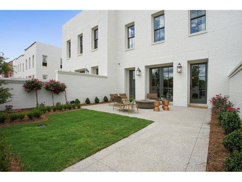Alpharetta, GA 30009,319 S Esplanade