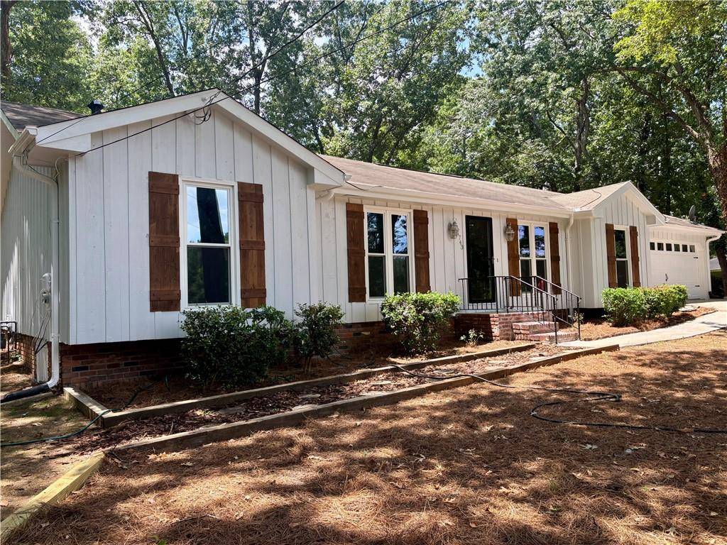 1743 Moss DR, Snellville, GA 30078