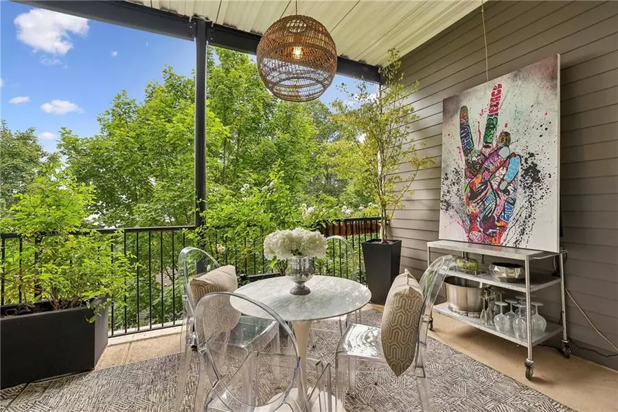 812 Creek View LN, Roswell, GA 30075