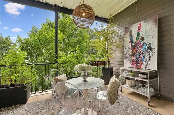 812 Creek View LN, Roswell, GA 30075