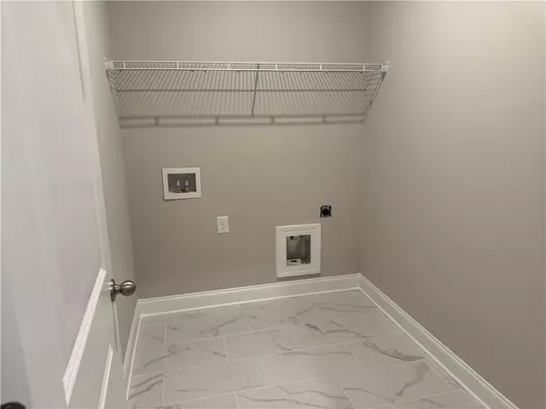 Canton, GA 30114,360 Lakeside CT