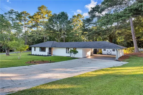 522 ELIZABETH LN SW, Mableton, GA 30126