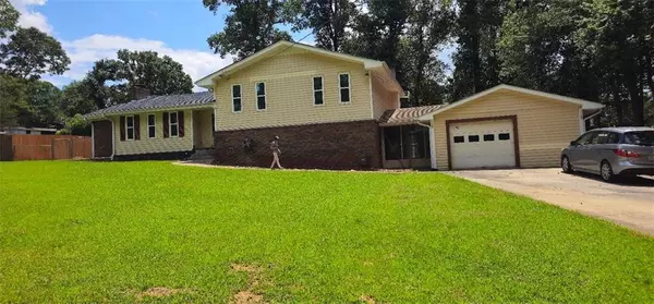 6298 N SUMMERS CIR, Douglasville, GA 30135