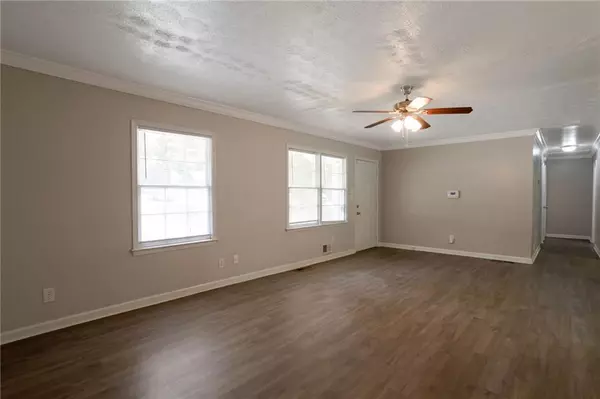 Stone Mountain, GA 30083,904 Pine Roc DR