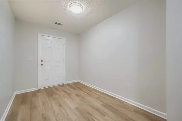 Lithonia, GA 30058,683 Lakes CIR