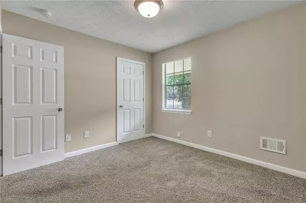 Riverdale, GA 30274,194 Lexington CT