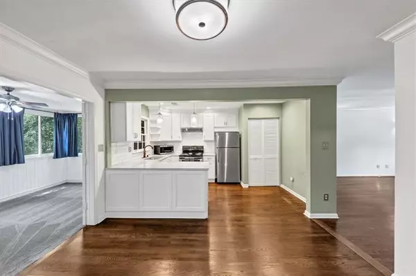 Atlanta, GA 30327,144 Woodmere SQ NW