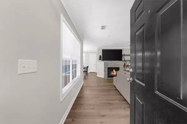 Roswell, GA 30076,123 Streamside DR