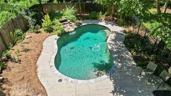 6732 Willowbrook TRL, Flowery Branch, GA 30542