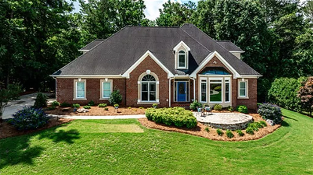 215 Settindown CT, Roswell, GA 30075