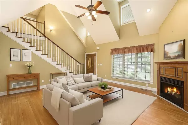 Ellijay, GA 30536,220 Oak Ridge LN