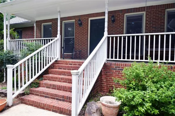 Commerce, GA 30529,336 Oconee Lane LN