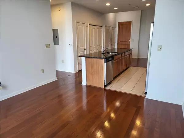 Atlanta, GA 30305,3040 Peachtree RD NW #1707