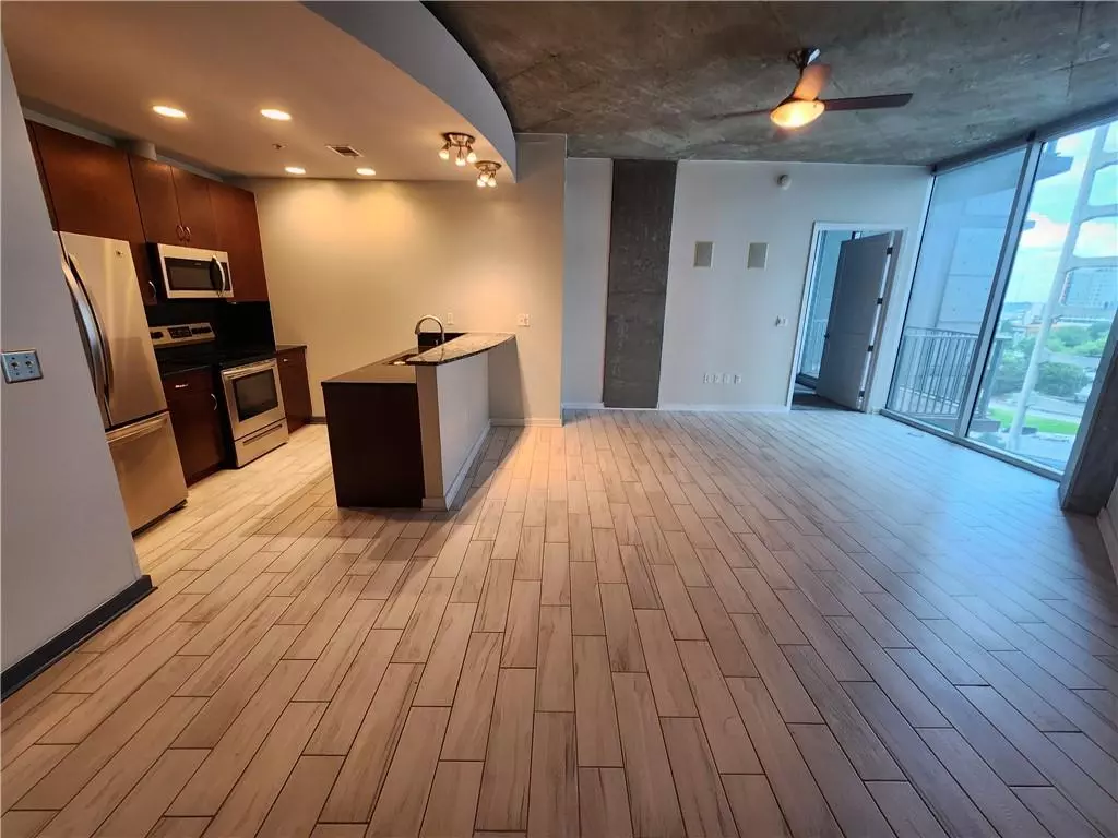 Atlanta, GA 30308,400 W Peachtree ST NW #1016