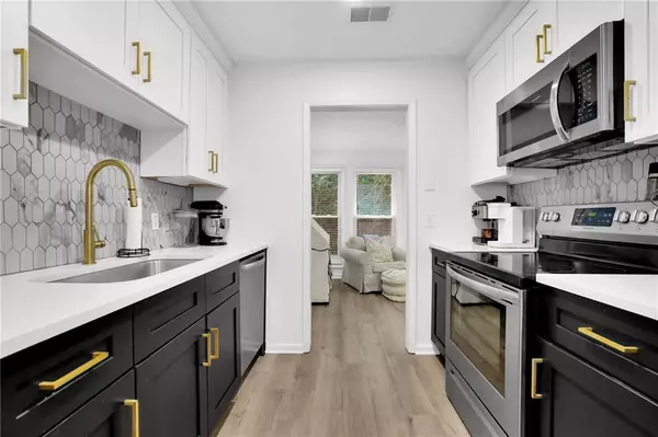 Roswell, GA 30075,3113 Lake Pointe CIR