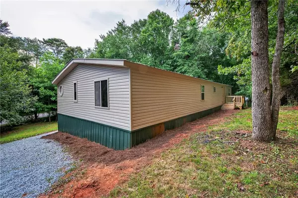 Cornelia, GA 30531,216 SPRUCE LN