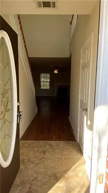 Grayson, GA 30017,986 Hawthorn LN