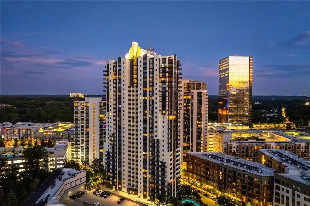 Atlanta, GA 30326,3481 Lakeside DR NE #P203