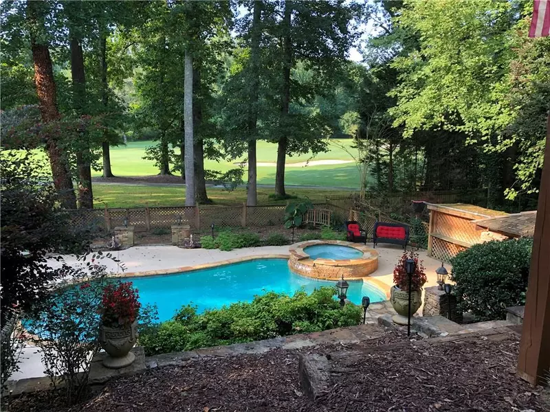 2555 The Fifth Fairway, Roswell, GA 30076