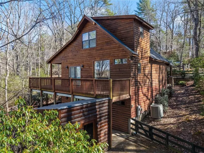 157 Beechwood DR, Cleveland, GA 30528