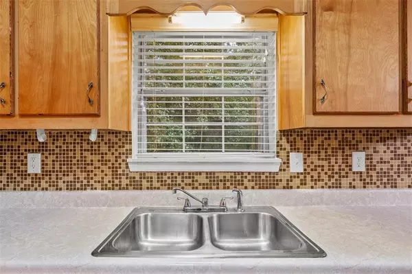 Flowery Branch, GA 30542,6103 Mitchell ST