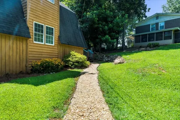 Buford, GA 30518,5851 Dolvin LN
