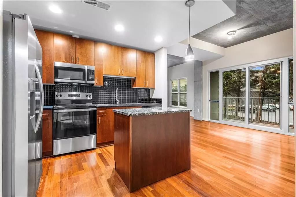 Atlanta, GA 30305,250 Pharr RD NE #308