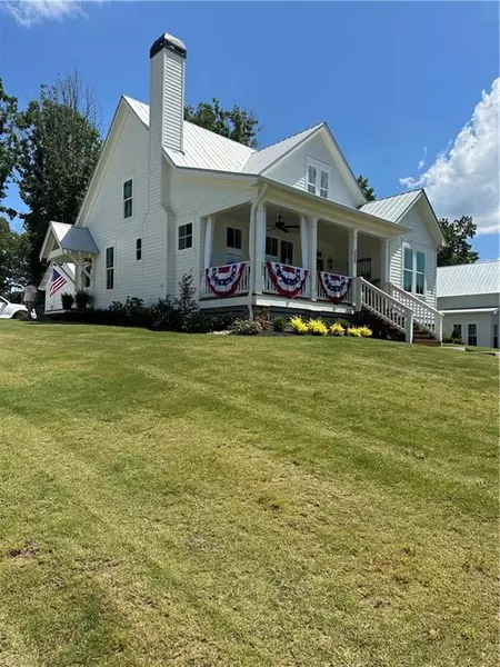 225 E Underwood ST, Cleveland, GA 30528