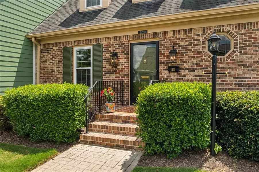 2255 Brianwood CT, Decatur, GA 30033