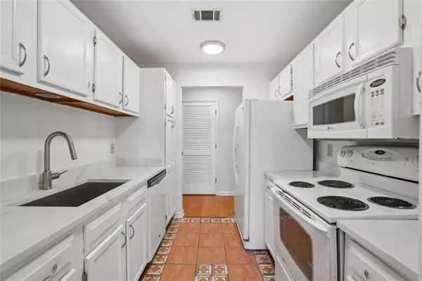 Decatur, GA 30033,1750 CLAIRMONT RD #21