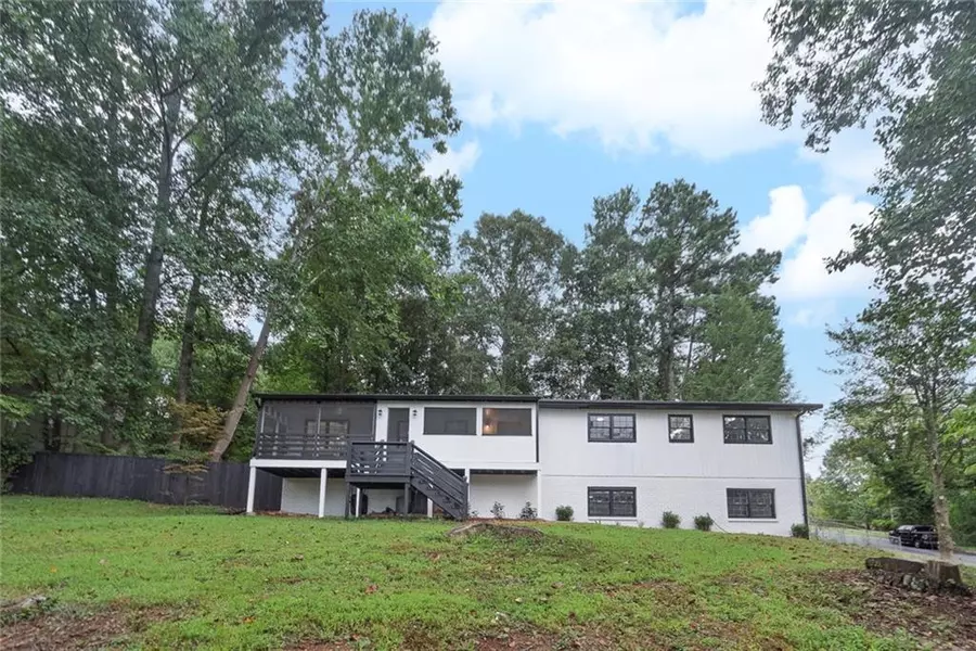 135 Golden Hills DR, Woodstock, GA 30189