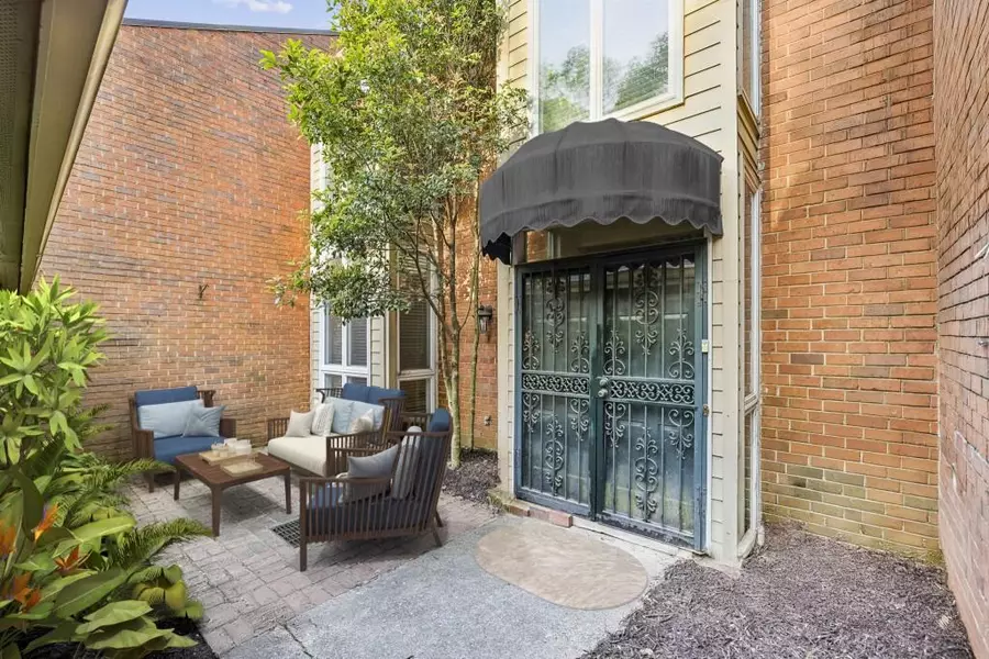 45 Willow, Atlanta, GA 30342