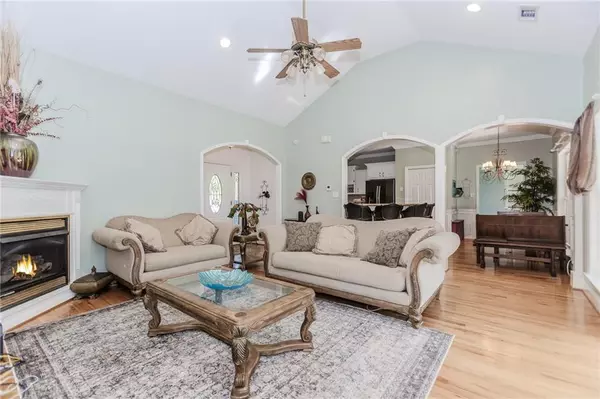 Jackson, GA 30233,323 Maddox CIR