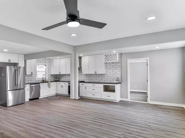 Mableton, GA 30126,5205 Silhouette LN