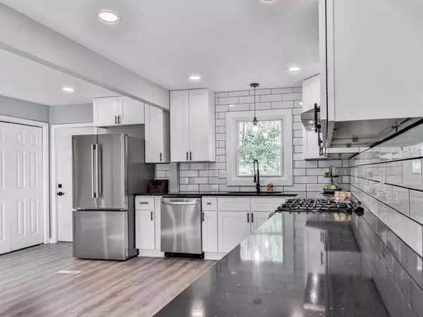 Mableton, GA 30126,5205 Silhouette LN