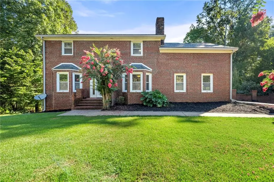 140 Forest Lake DR, Fayetteville, GA 30215