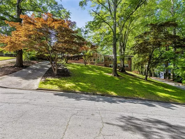 Atlanta, GA 30311,579 Fielding LN