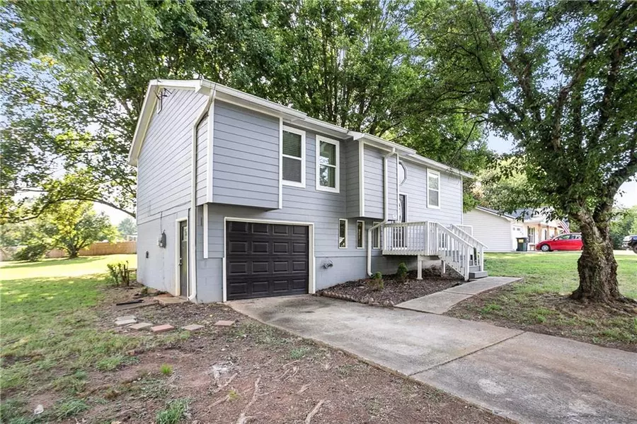 36 Willow DR, Dallas, GA 30157