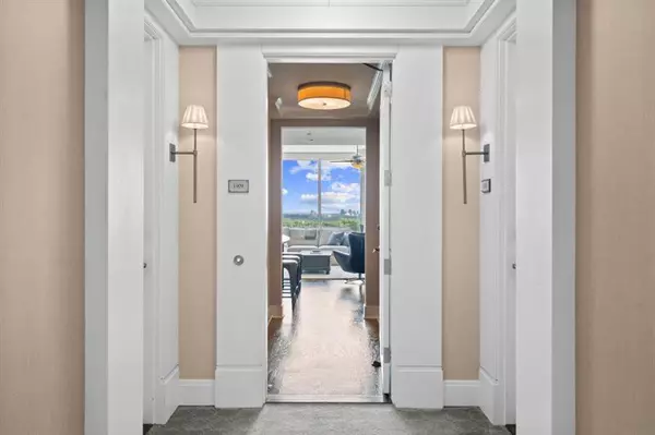 Atlanta, GA 30326,3630 Peachtree RD NE #1909