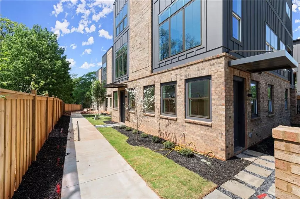 Atlanta, GA 30318,1123 Knight WALK NW