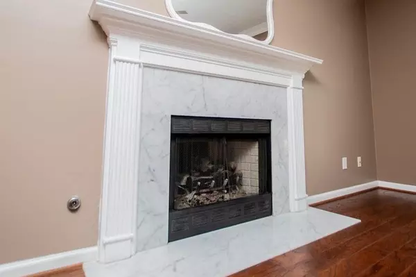 Lawrenceville, GA 30043,955 Pointers WAY