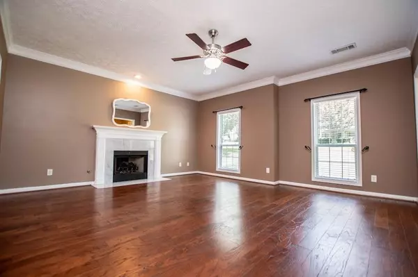 Lawrenceville, GA 30043,955 Pointers WAY