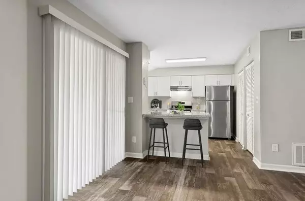 Sandy Springs, GA 30350,7600 Roswell RD #01-2012