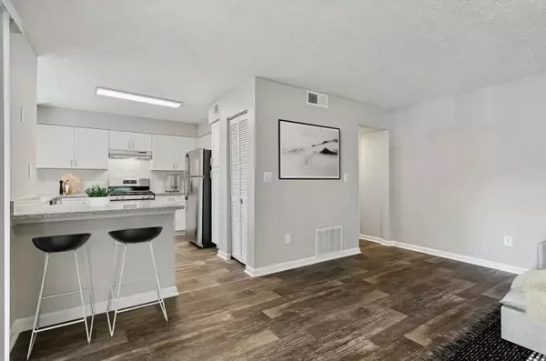 Sandy Springs, GA 30350,7600 Roswell RD #01-2012