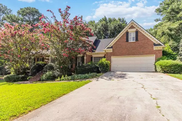 5221 Clearwater DR, Stone Mountain, GA 30087